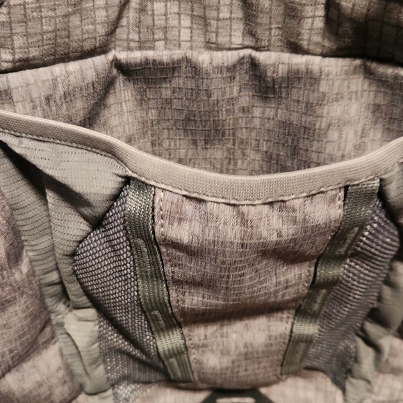 Volcano Backpack-Excellent Condition!!! - Picture 2 of 10